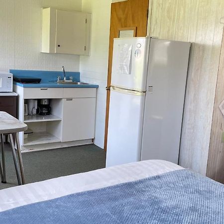 Rachel'S Motel And Cottages Surrey ภายนอก รูปภาพ