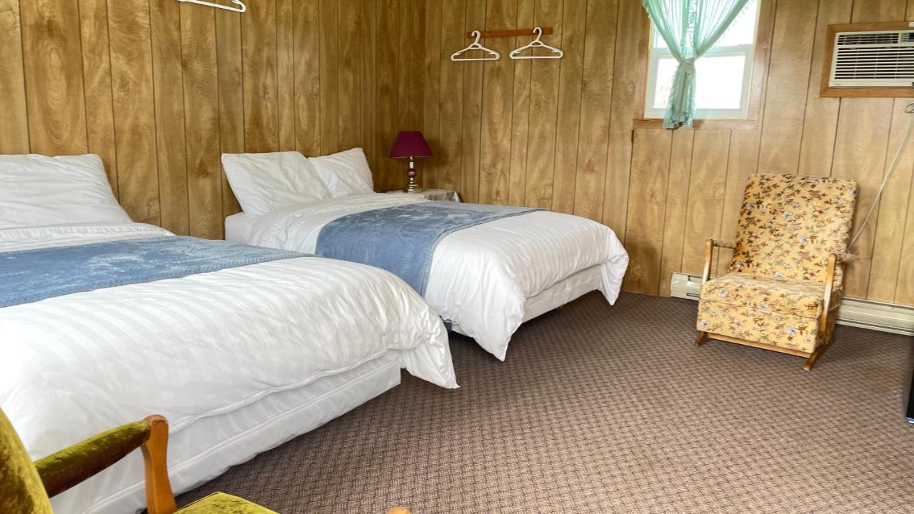 Rachel'S Motel And Cottages Surrey ภายนอก รูปภาพ