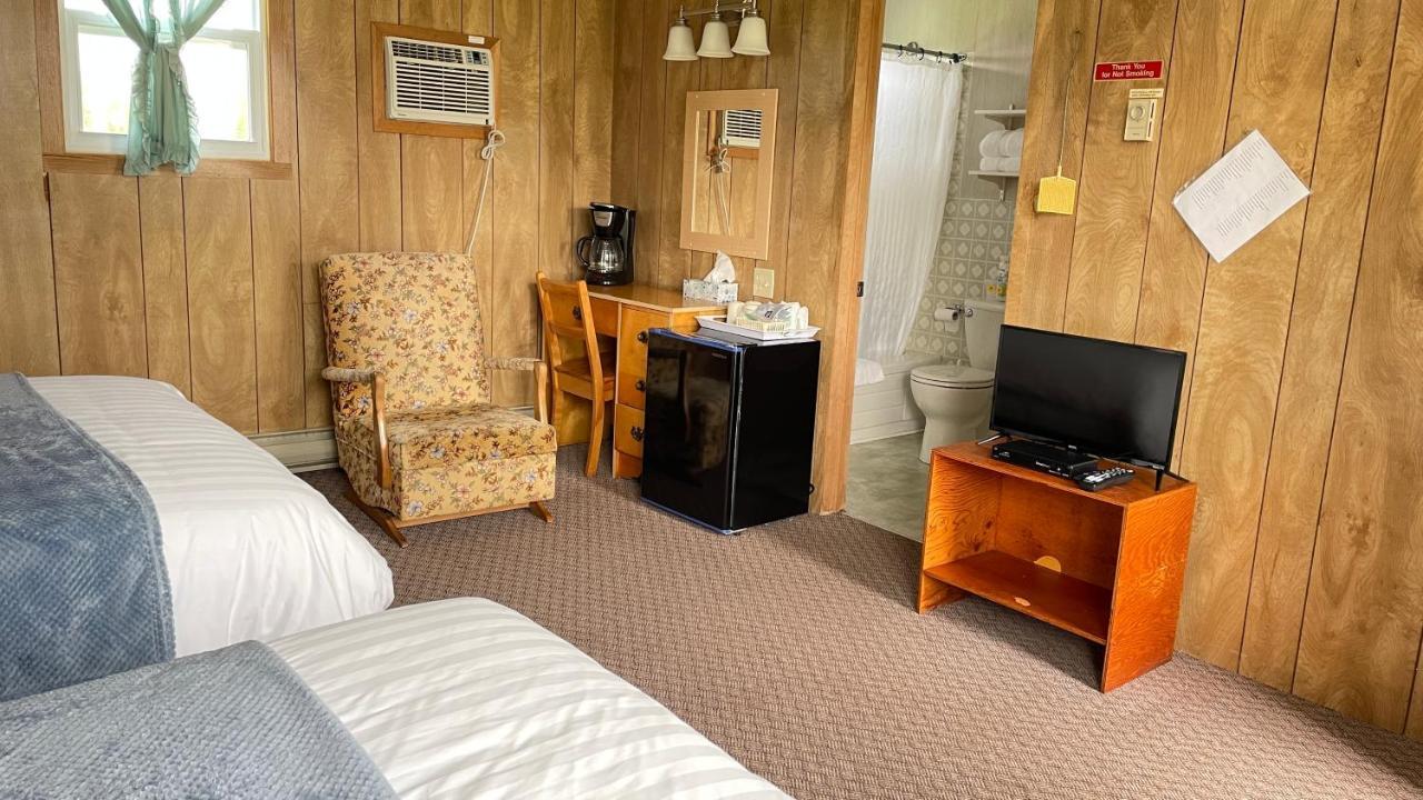 Rachel'S Motel And Cottages Surrey ภายนอก รูปภาพ