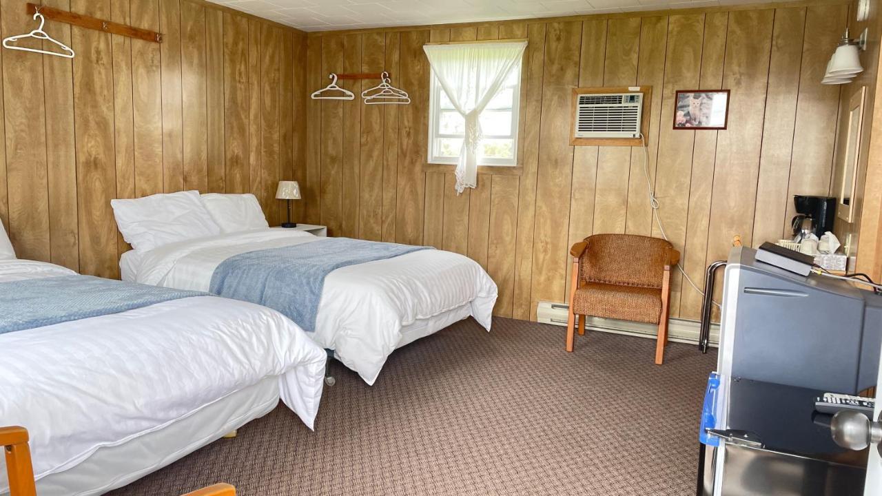 Rachel'S Motel And Cottages Surrey ภายนอก รูปภาพ