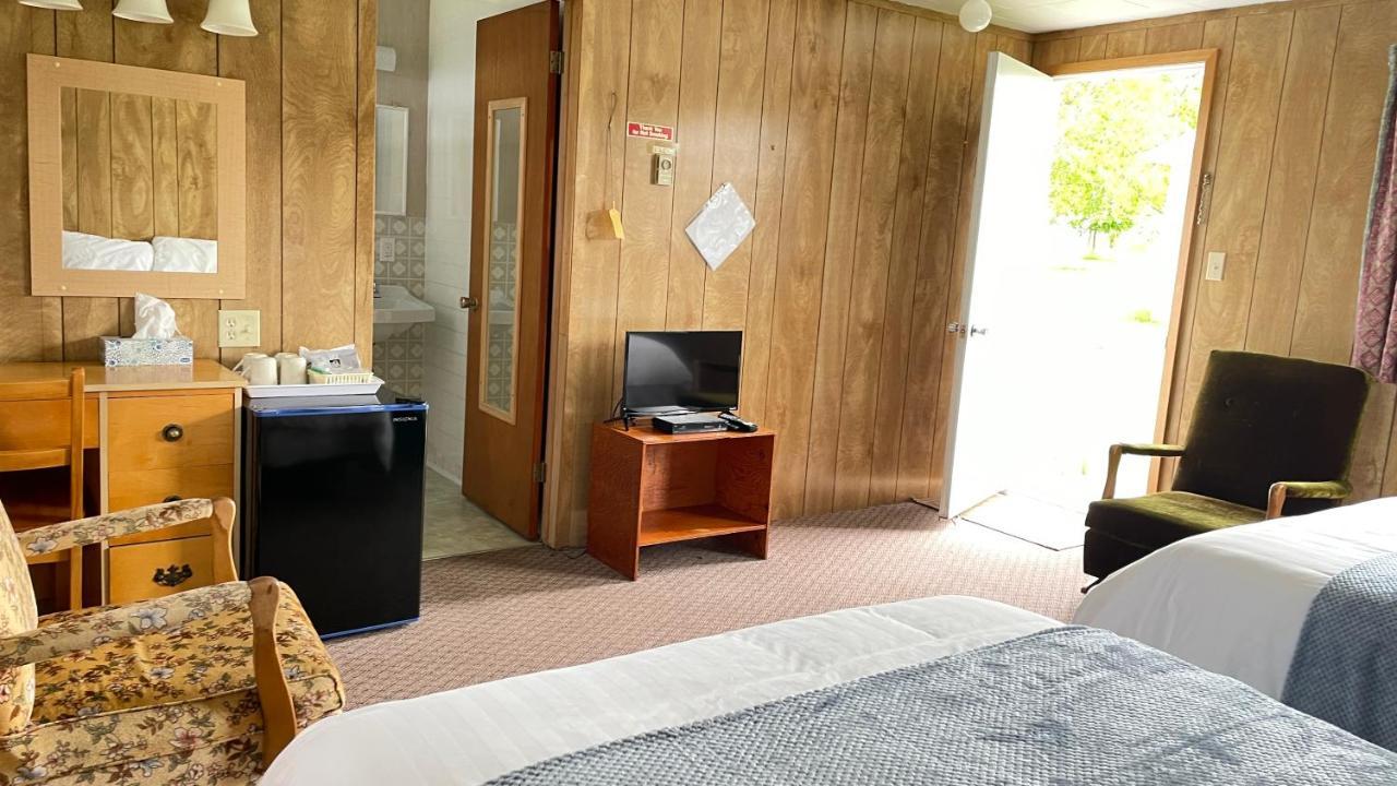 Rachel'S Motel And Cottages Surrey ภายนอก รูปภาพ
