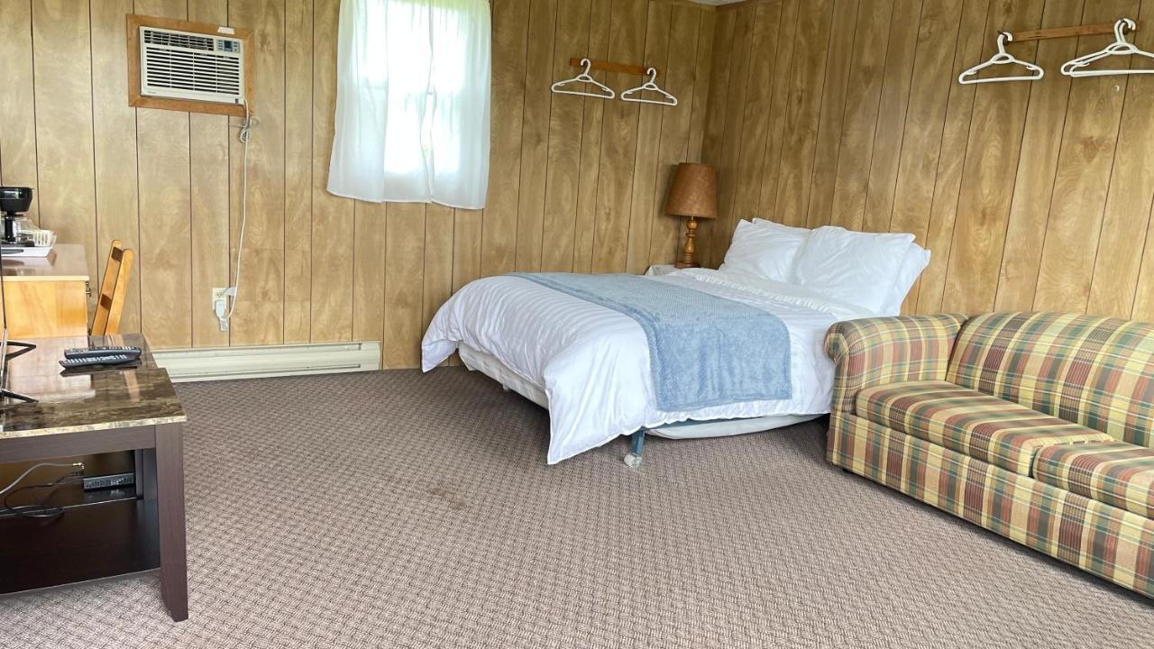 Rachel'S Motel And Cottages Surrey ภายนอก รูปภาพ