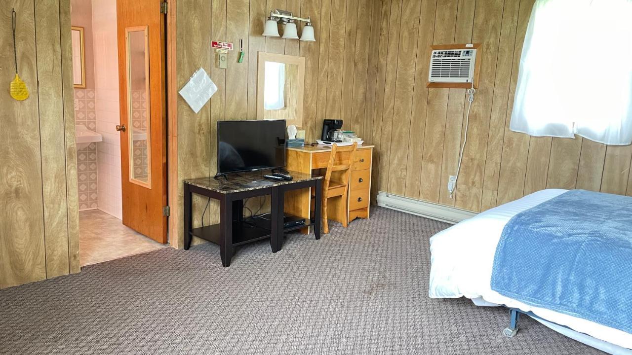 Rachel'S Motel And Cottages Surrey ภายนอก รูปภาพ