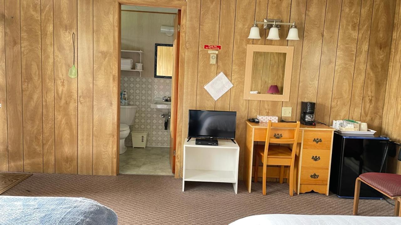 Rachel'S Motel And Cottages Surrey ภายนอก รูปภาพ