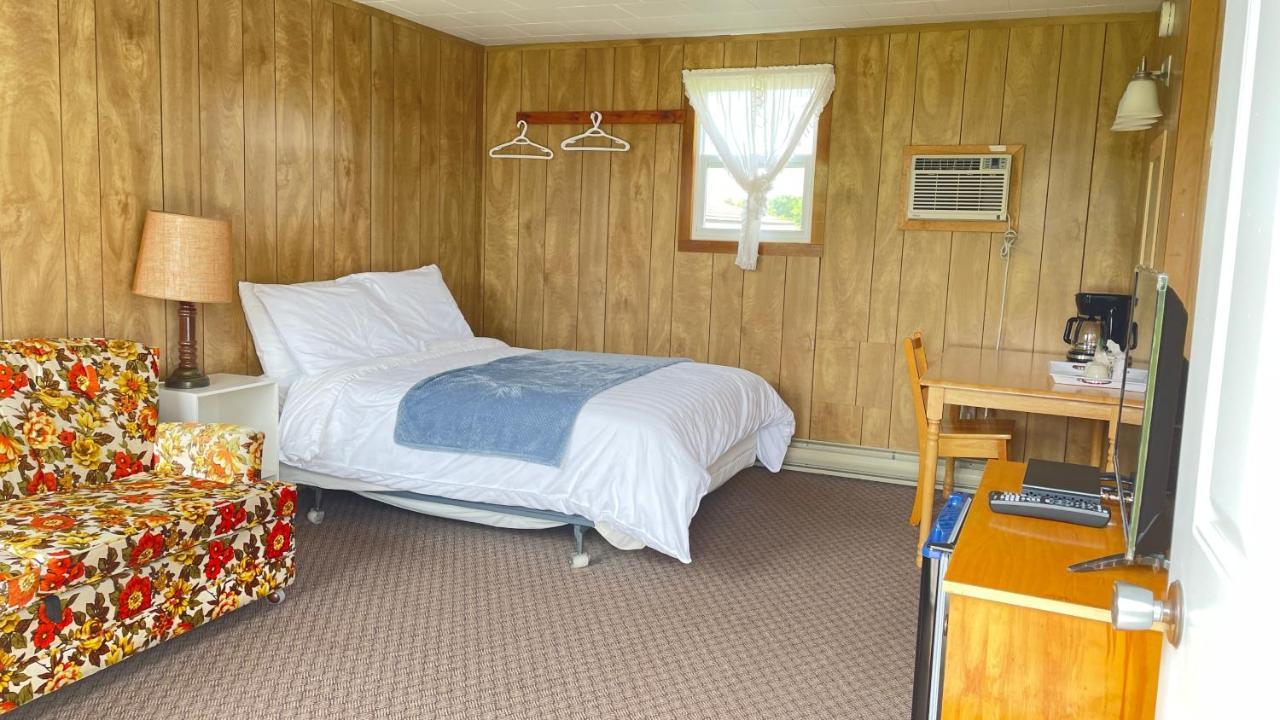 Rachel'S Motel And Cottages Surrey ภายนอก รูปภาพ
