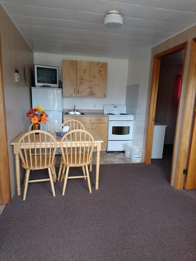 Rachel'S Motel And Cottages Surrey ภายนอก รูปภาพ
