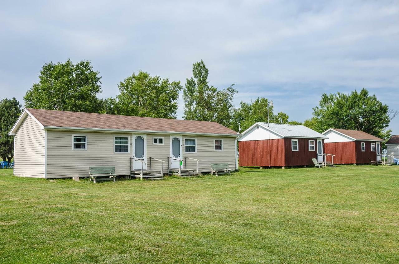 Rachel'S Motel And Cottages Surrey ภายนอก รูปภาพ